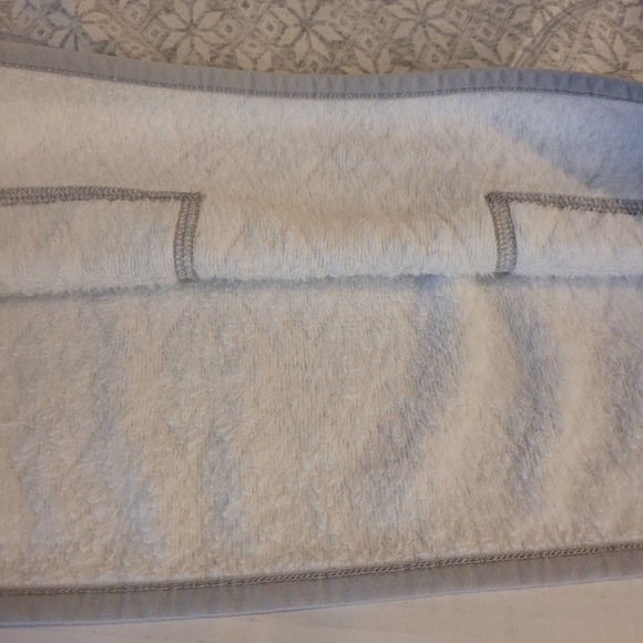 T By Talbots Women's Pullover Sweatshirt Gray Poinsettia Stretch Zipper Size XS - Picture 6 of 10